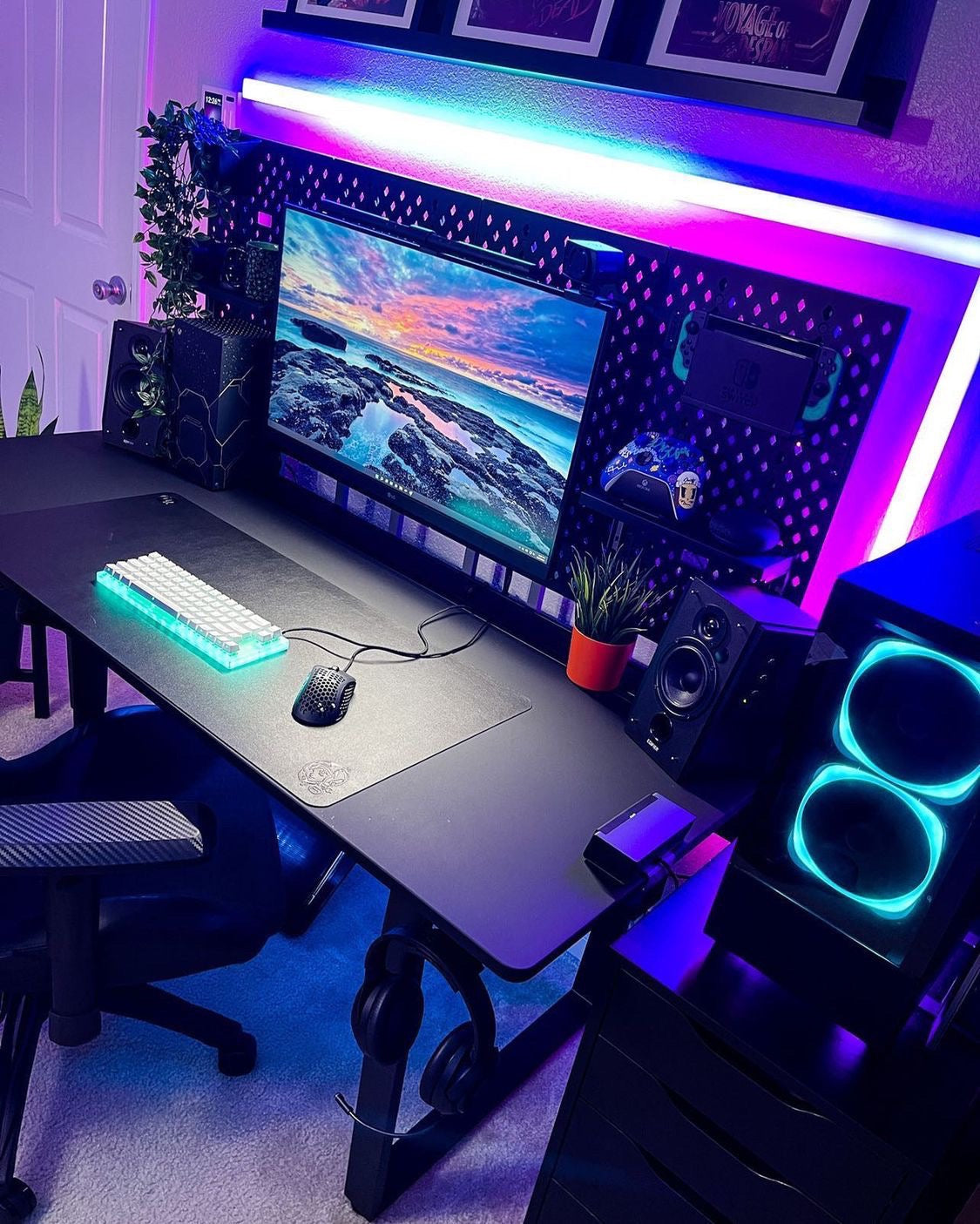  DEZCTOP Bifrost 160 Gaming Computer Desk with Pegboard